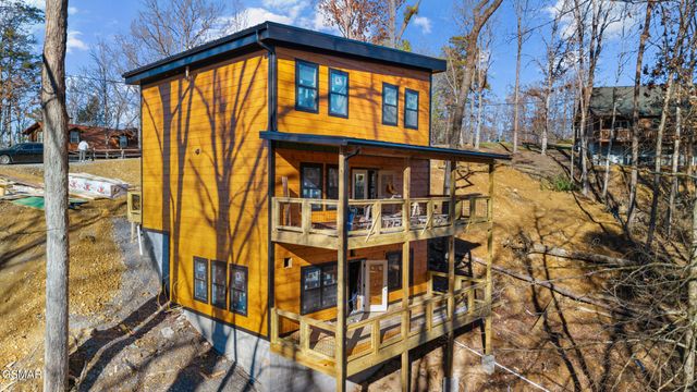 613 Country Oaks Drive, Pigeon Forge, TN 37863