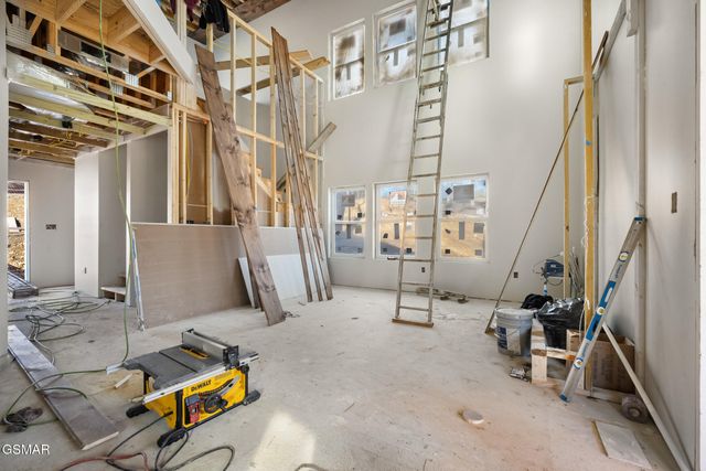 613 Country Oaks Drive, Pigeon Forge, TN 37863