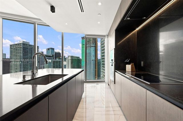 300 Biscayne Blvd Way 3807, Miami, FL 33131