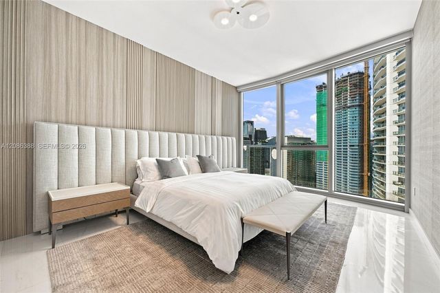 300 Biscayne Blvd Way 3807, Miami, FL 33131