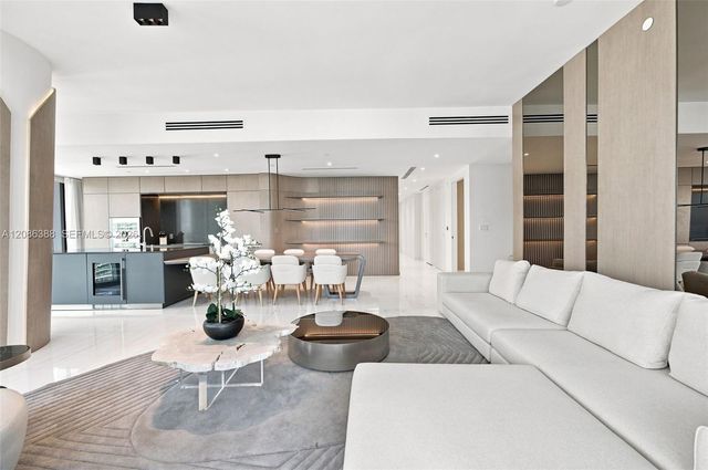 300 Biscayne Blvd Way 3807, Miami, FL 33131