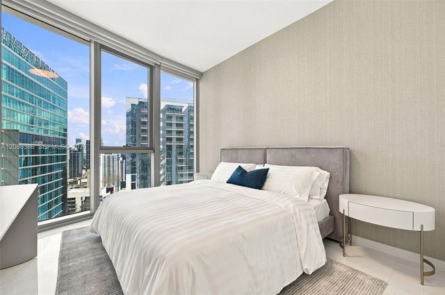 300 Biscayne Blvd Way 3807, Miami, FL 33131