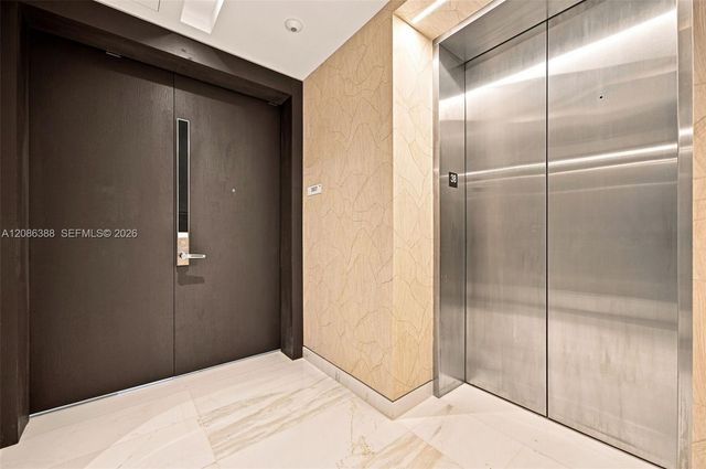 300 Biscayne Blvd Way 3807, Miami, FL 33131
