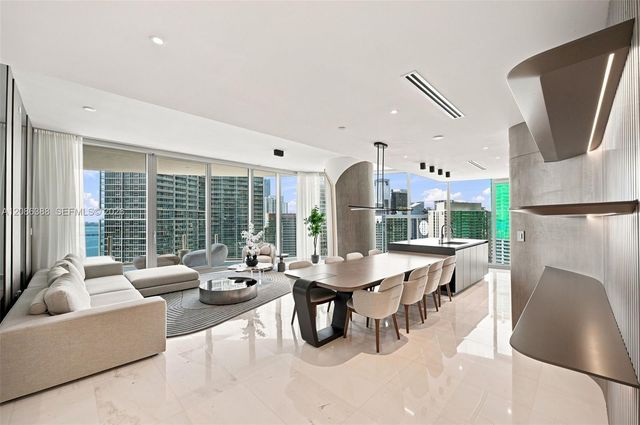 300 Biscayne Blvd Way 3807, Miami, FL 33131
