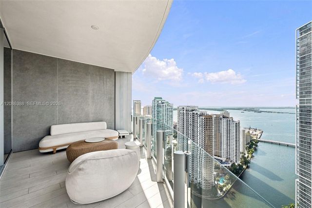 300 Biscayne Blvd Way 3807, Miami, FL 33131