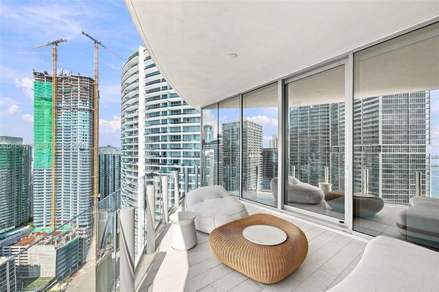 300 Biscayne Blvd Way 3807, Miami, FL 33131
