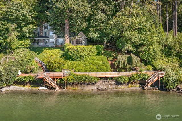 10157 SW 263rd Street, Vashon, WA 98070