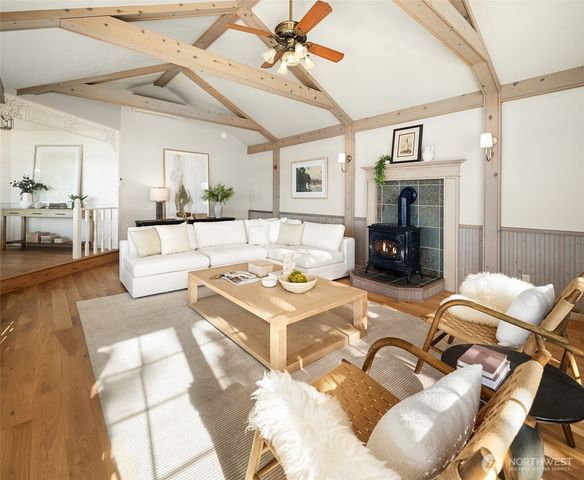 10157 SW 263rd Street, Vashon, WA 98070