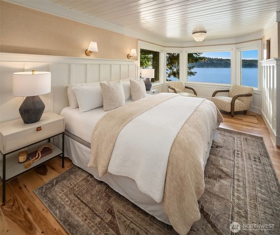 10157 SW 263rd Street, Vashon, WA 98070