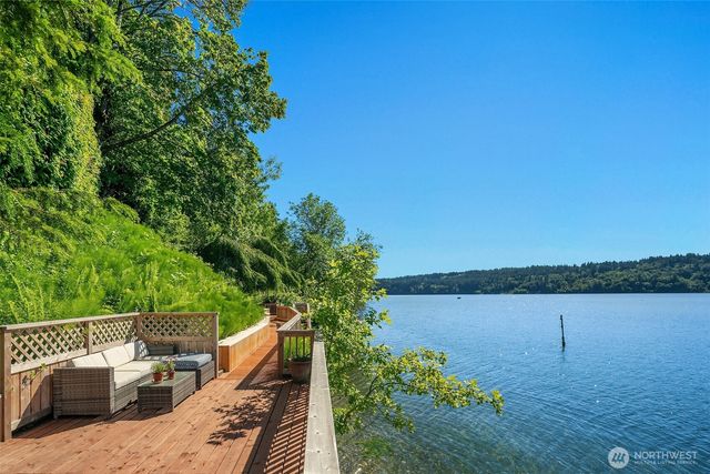 10157 SW 263rd Street, Vashon, WA 98070