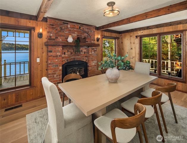 10157 SW 263rd Street, Vashon, WA 98070