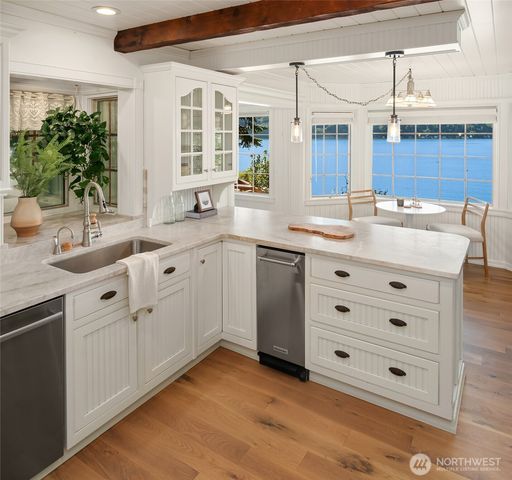 10157 SW 263rd Street, Vashon, WA 98070