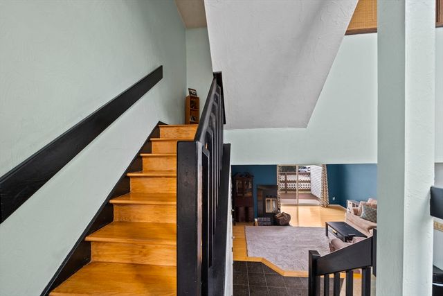 121 Tall Oaks Dr B, Weymouth, MA 02190