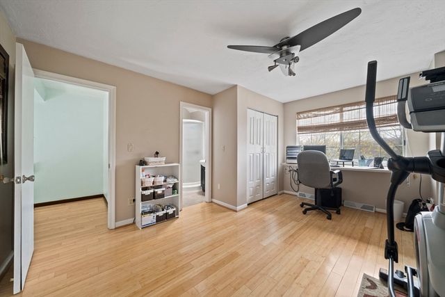 121 Tall Oaks Dr B, Weymouth, MA 02190