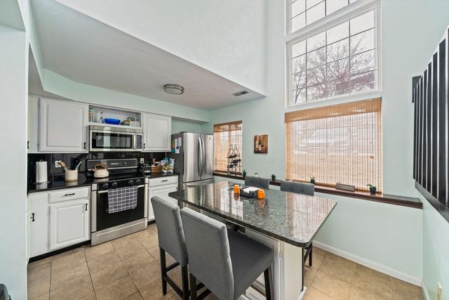 121 Tall Oaks Dr B, Weymouth, MA 02190