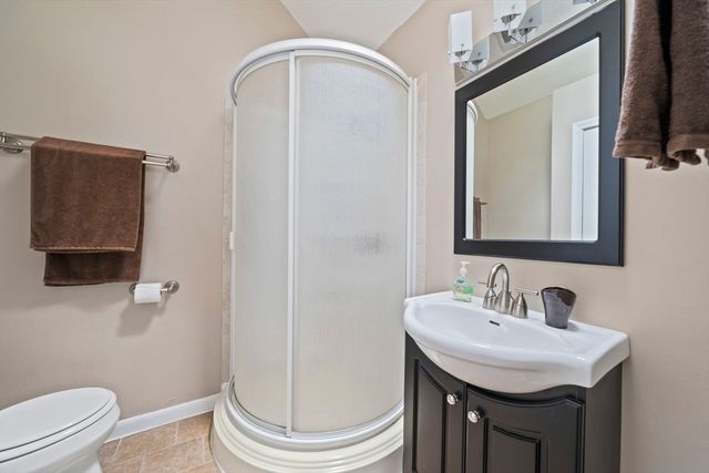 121 Tall Oaks Dr B, Weymouth, MA 02190