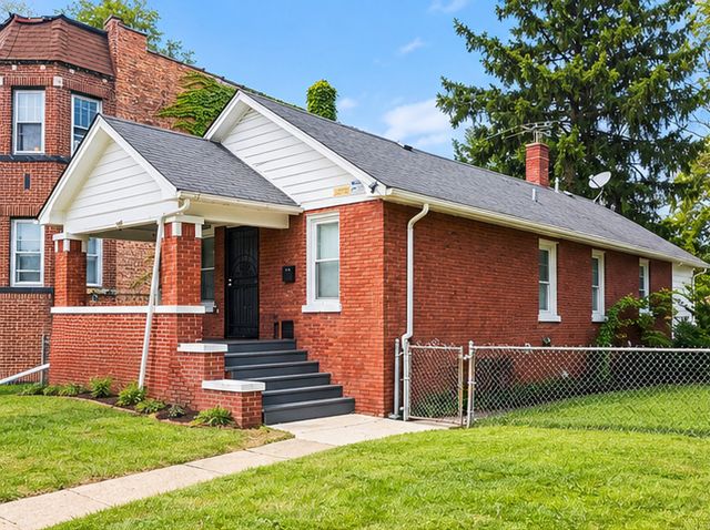 285 E 148th Place, Harvey, IL 60426