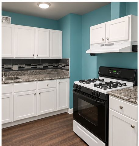 285 E 148th Place, Harvey, IL 60426