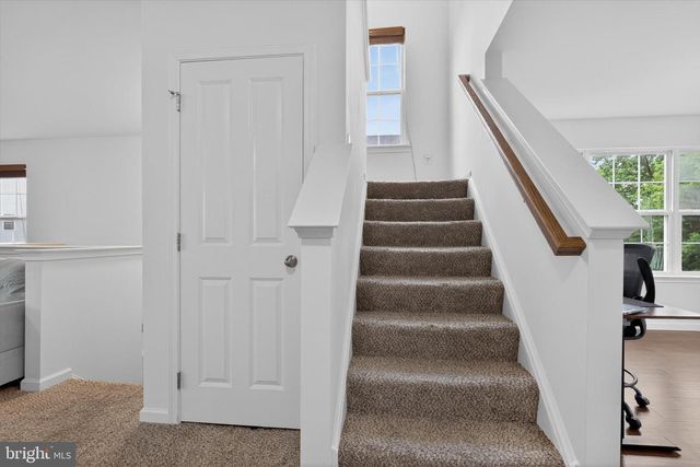 5005 LAUREL VALLEY LN, Enola, PA 17025