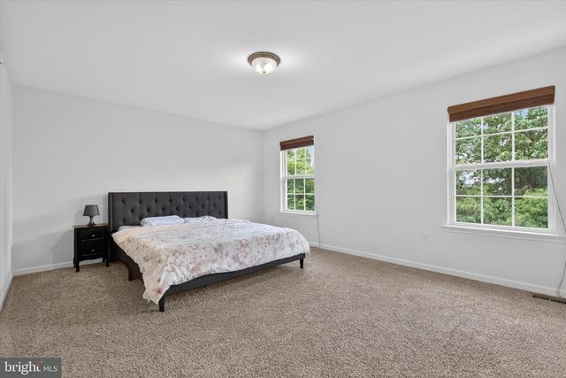 5005 LAUREL VALLEY LN, Enola, PA 17025
