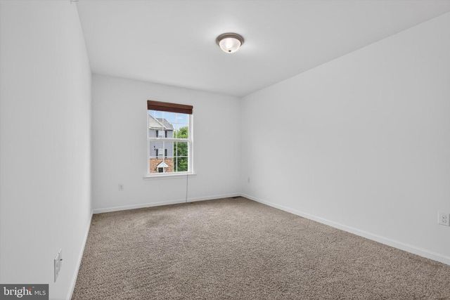 5005 LAUREL VALLEY LN, Enola, PA 17025