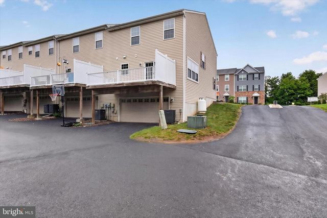 5005 LAUREL VALLEY LN, Enola, PA 17025