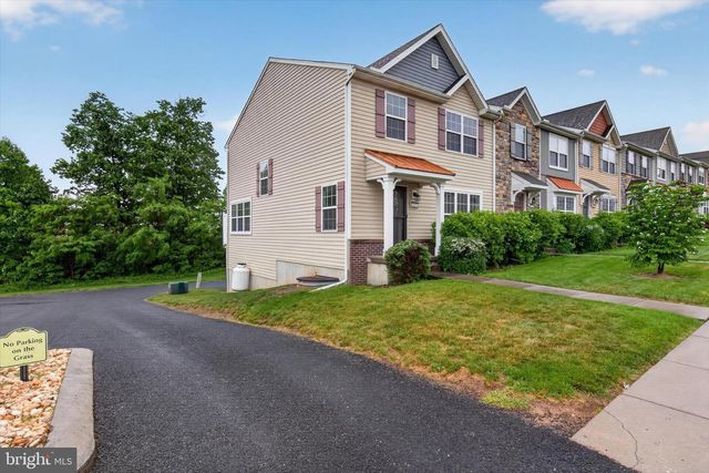 5005 LAUREL VALLEY LN, Enola, PA 17025