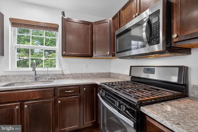 5005 LAUREL VALLEY LN, Enola, PA 17025