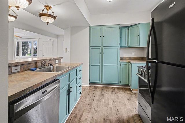 1725 Saint Catherine Street, Florissant, MO 63033