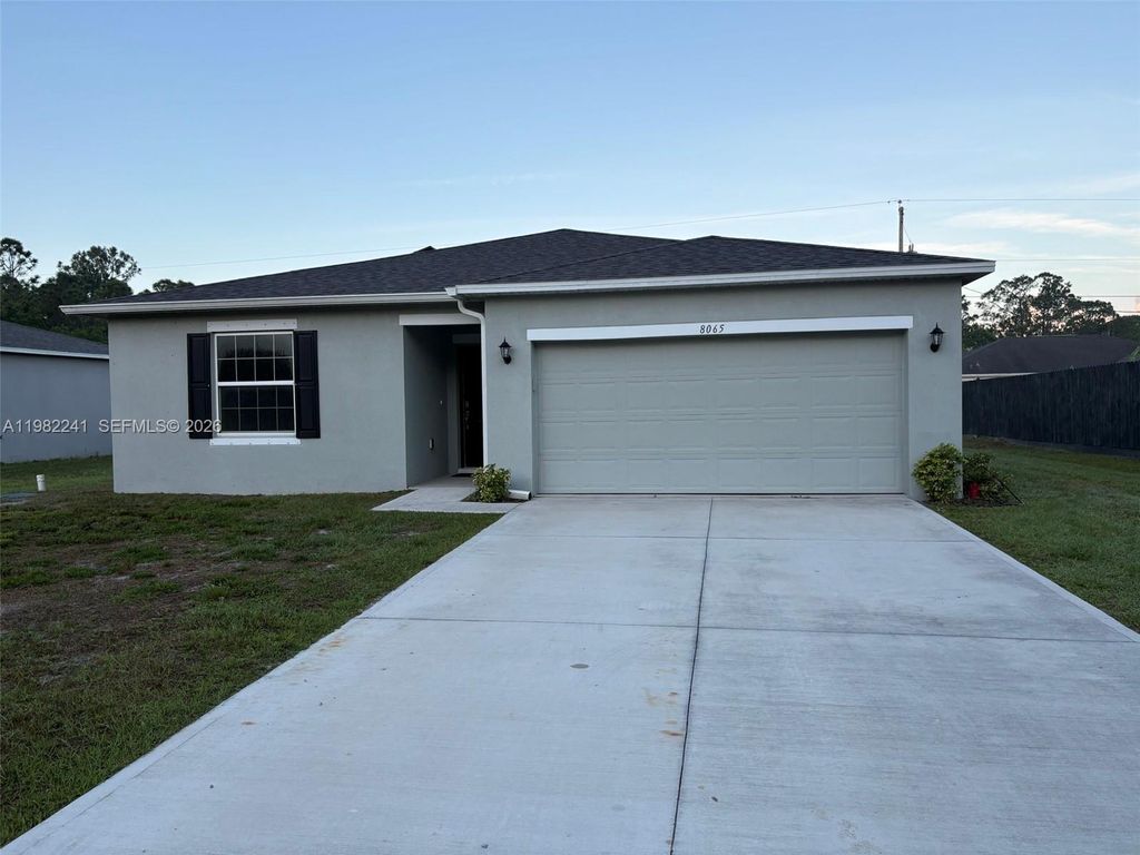 Image 1 of property listing at 8065 97th Ave, Vero Beach, FL 32967