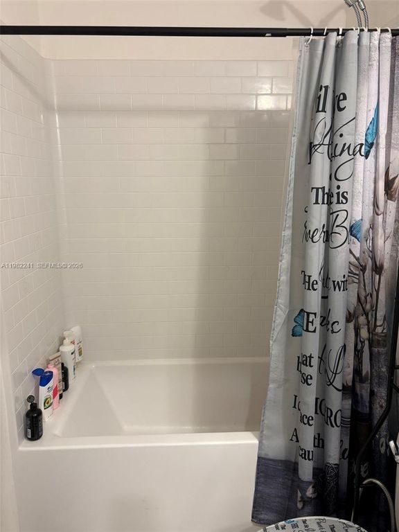 Image 12 of property listing at 8065 97th Ave, Vero Beach, FL 32967