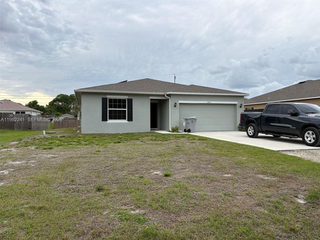 Image 17 of property listing at 8065 97th Ave, Vero Beach, FL 32967