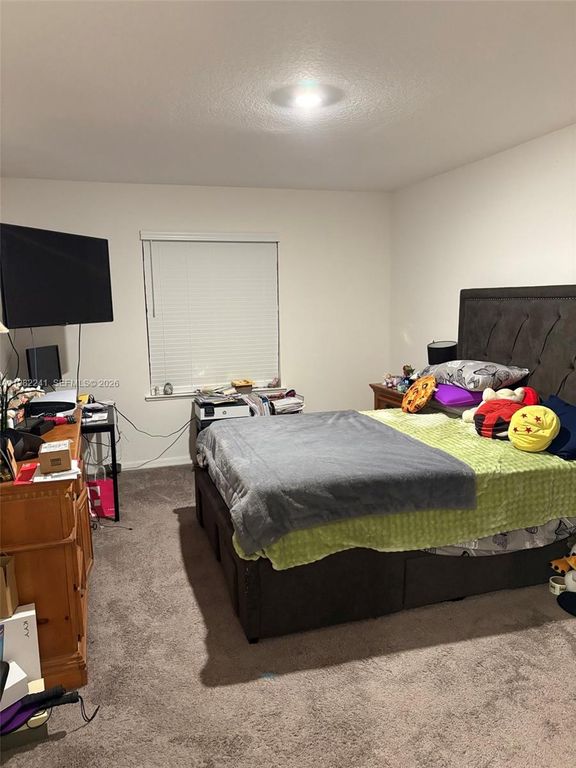 Image 6 of property listing at 8065 97th Ave, Vero Beach, FL 32967