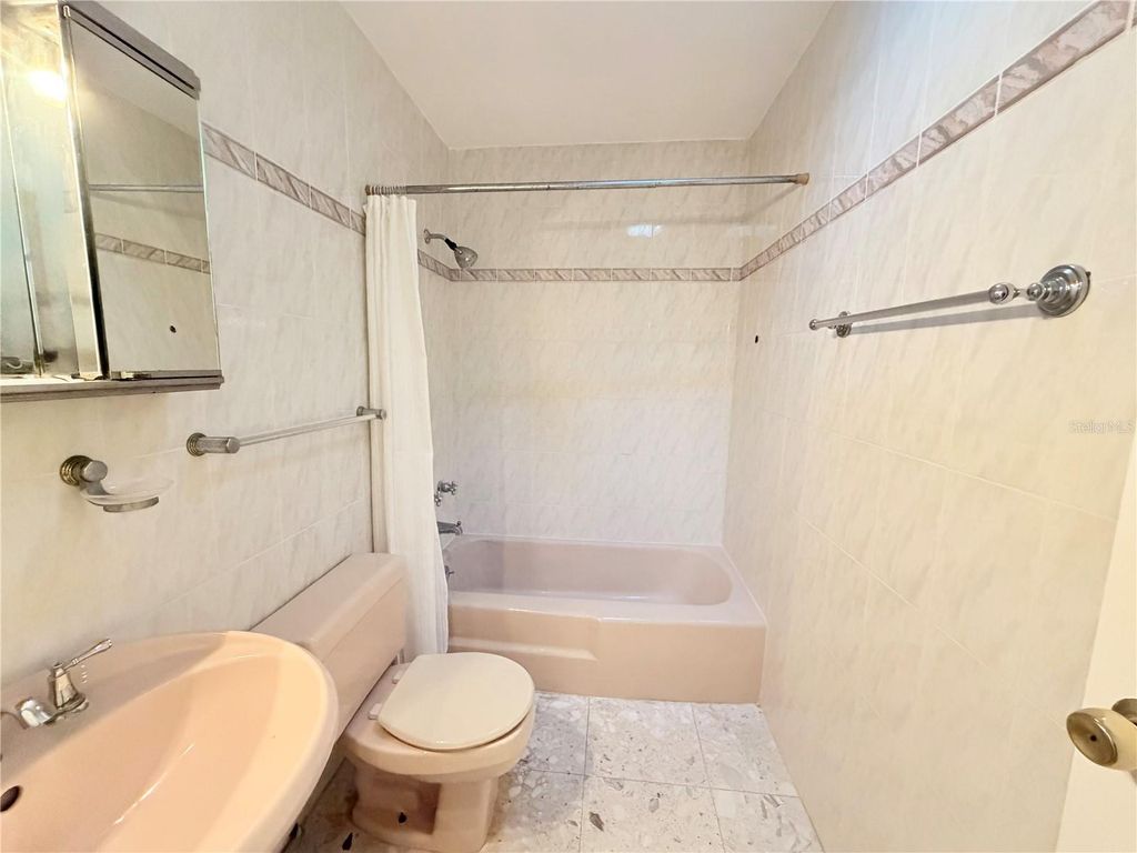 Image 19 of property listing at 2 VALLEY VIEW DRIVE, Caguas, PR 00725