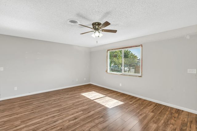 1539 Karen Way, Olivehurst, CA 95961