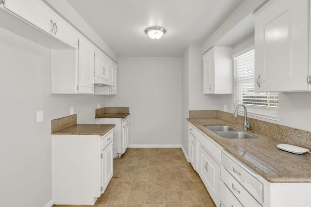 1539 Karen Way, Olivehurst, CA 95961