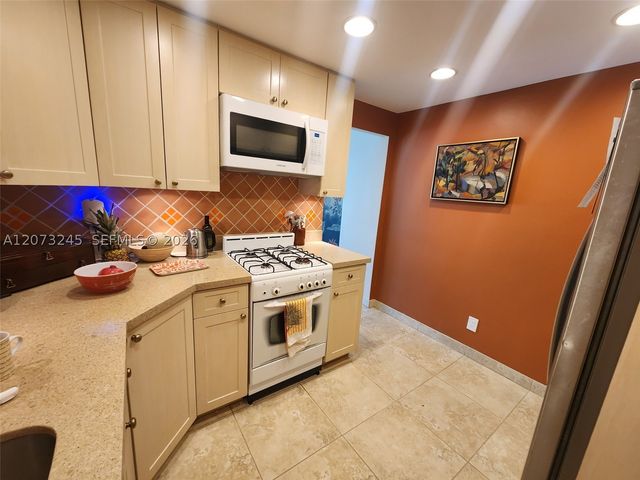 700 Biltmore Way 802, Coral Gables, FL 33134