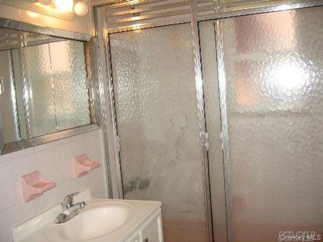 160-45 Willets Point Boulevard, Whitestone, NY 11357