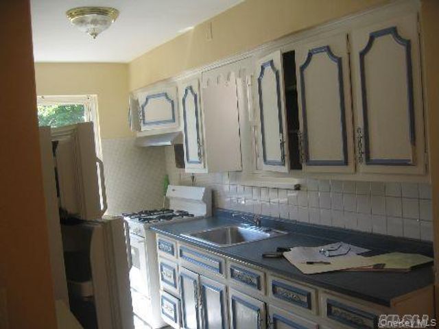 160-45 Willets Point Boulevard, Whitestone, NY 11357