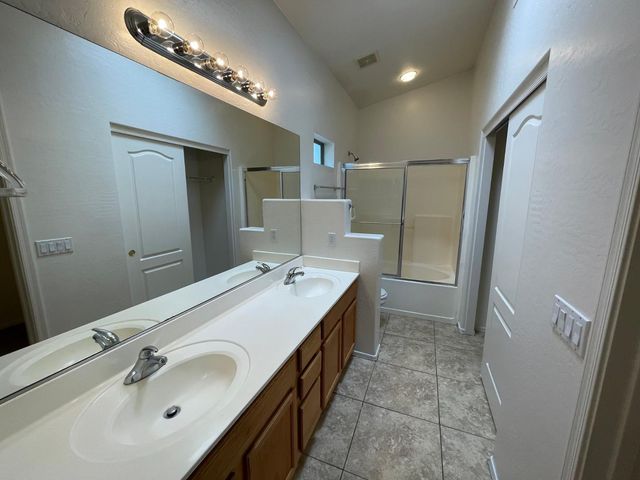 10541 W Almeria Road, Avondale, AZ 85392