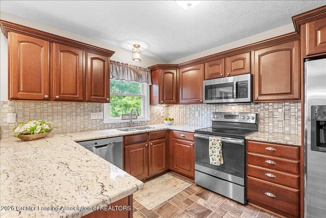 12855 Chartreuse Drive, Dewitt, MI 48820