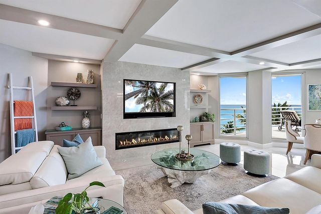 176 Helios Drive 606, Jupiter, FL 33477