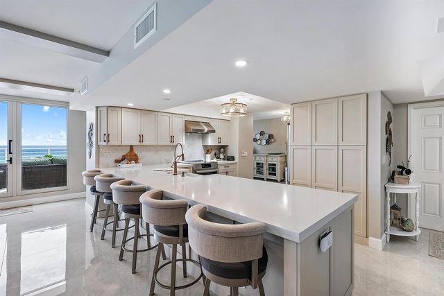 176 Helios Drive 606, Jupiter, FL 33477