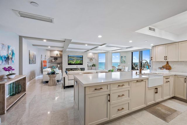 176 Helios Drive 606, Jupiter, FL 33477
