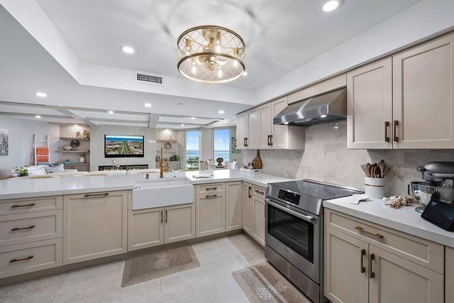 176 Helios Drive 606, Jupiter, FL 33477