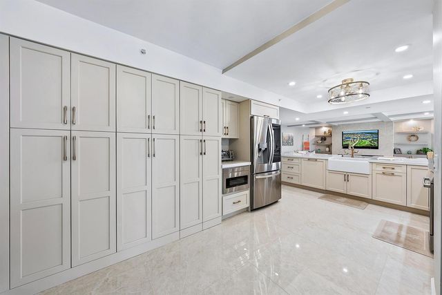 176 Helios Drive 606, Jupiter, FL 33477