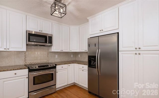 187 Pine Village Lane, Blowing Rock, NC 28605