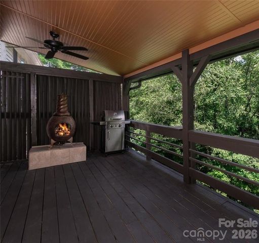 187 Pine Village Lane, Blowing Rock, NC 28605