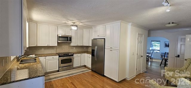 187 Pine Village Lane, Blowing Rock, NC 28605