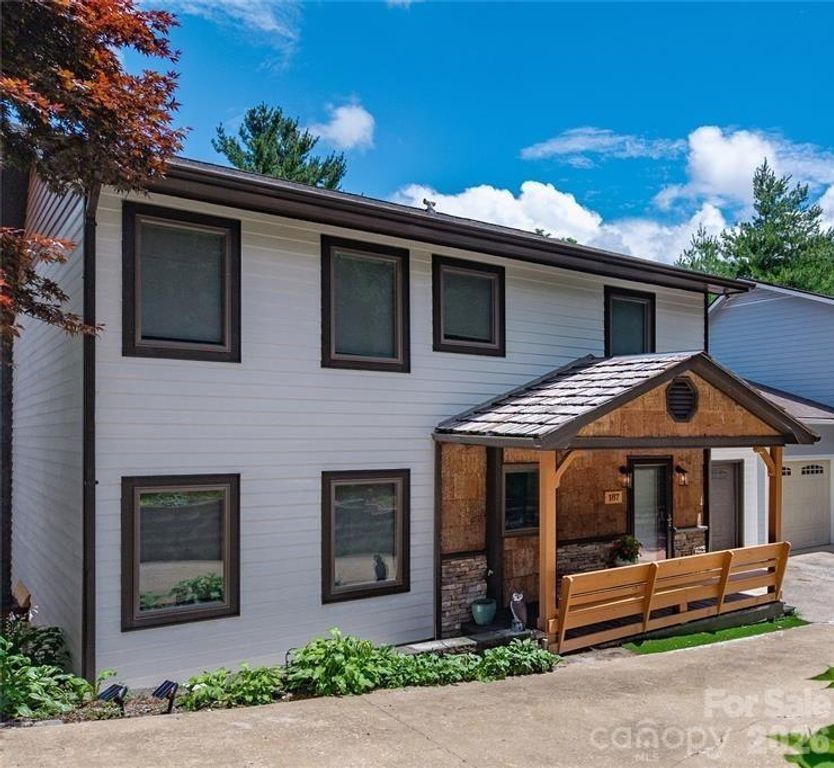 187 Pine Village Lane, Blowing Rock, NC 28605